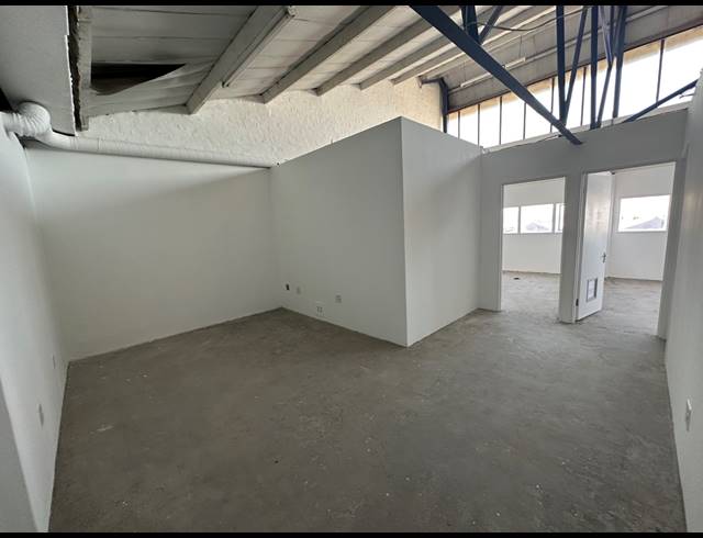 640M² WAREHOUSE TO LET IN PAARDEN EILAND
